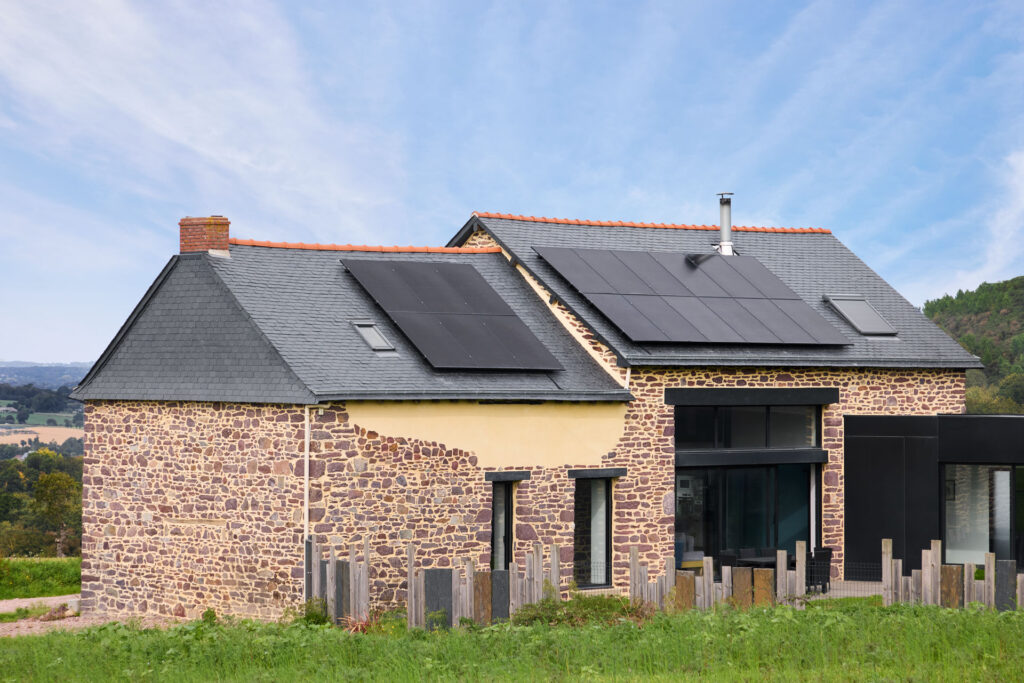 panneaux-solaires-maison-ancienne-nestorwatt
