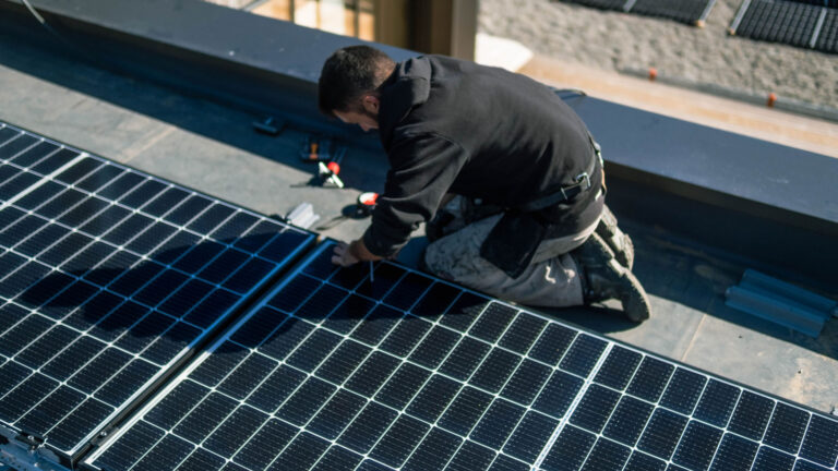 installateur-panneau-solaire-photovoltaïque-Bretagne