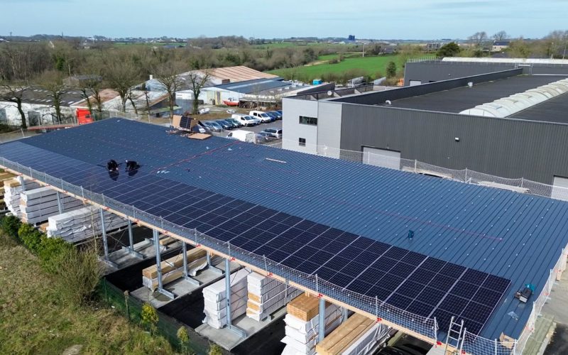 Pose de 300 panneaux photovoltaïques par Nestorwatt