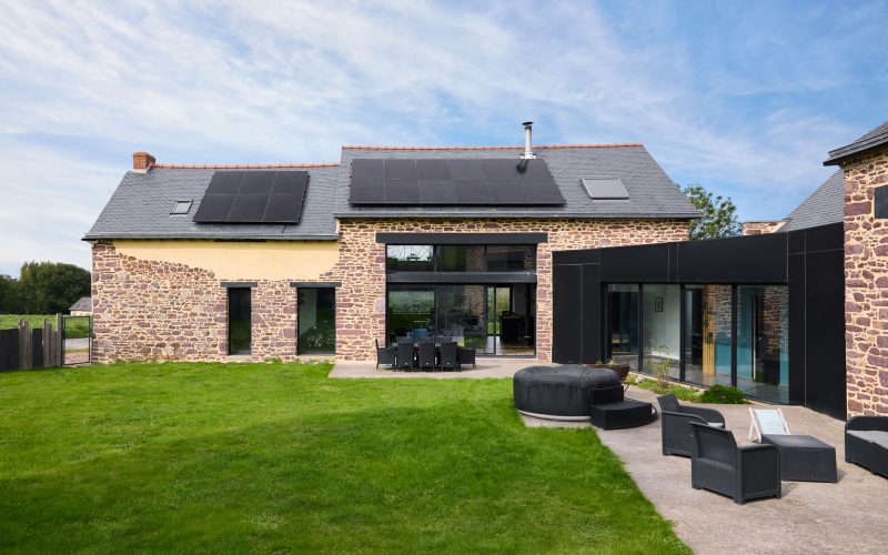 pose-panneaux-photovoltaiques-maison-ancienne