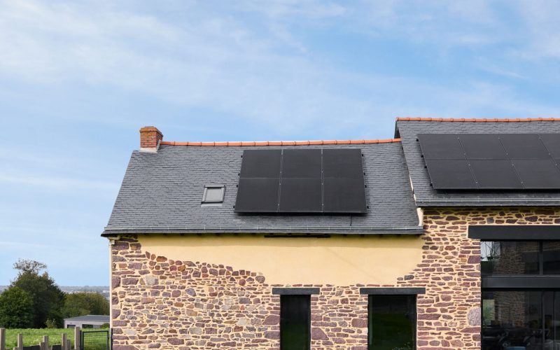 pose-panneaux-solaires-maison-ancienne